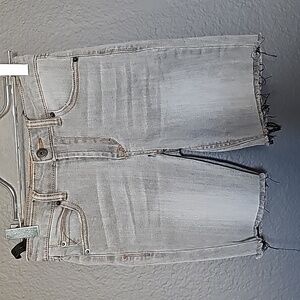 Hudson size 7 Hess stretchy denim shorts